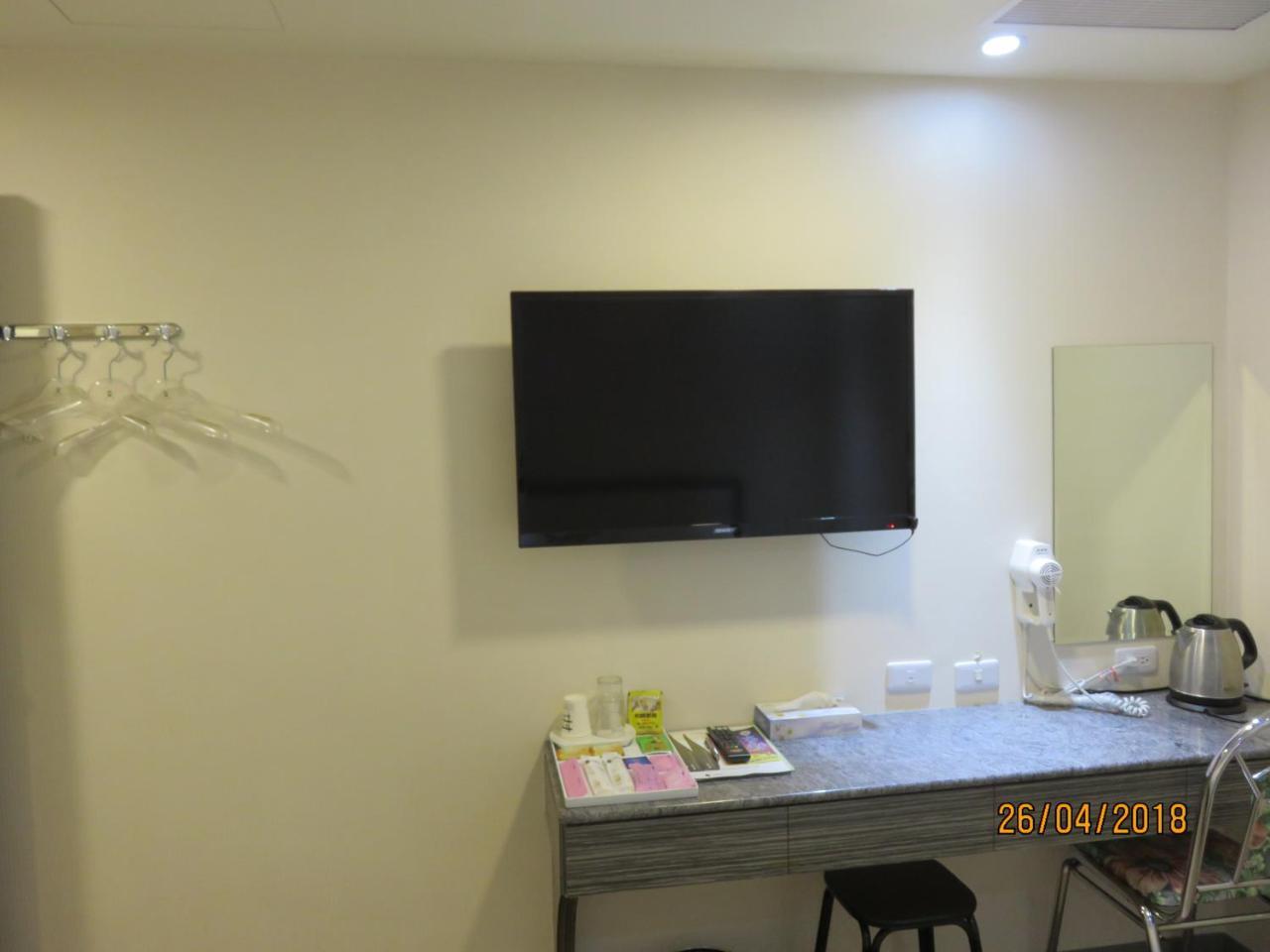 Mao Hua Motel Taichung Extérieur photo